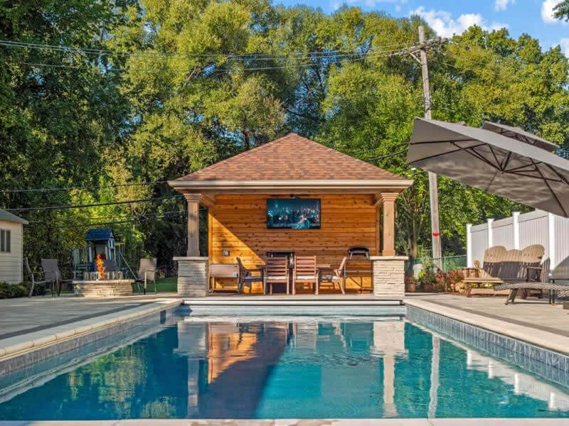 Royal Oak, MI Swimming Pool and Pool House Cabana